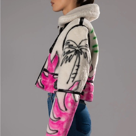 NWOT. AKIRA Label Crushing It Graffiti Cropped Sherpa Jacket. - Picture 9 of 9